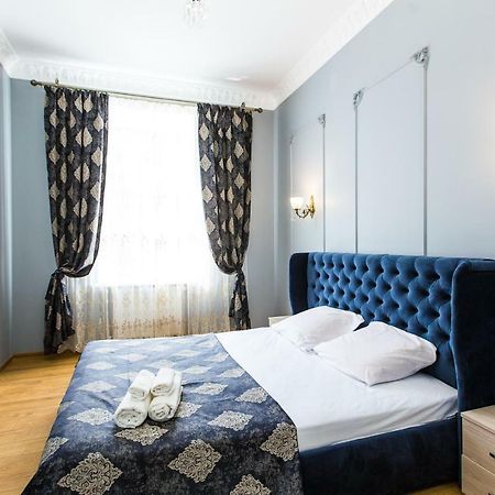 Дизайнерська Віп Квартира По Вулиці Куліша 14 Lviv Kültér fotó