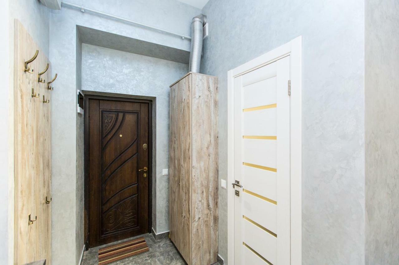 Дизайнерська Віп Квартира По Вулиці Куліша 14 Lviv Kültér fotó