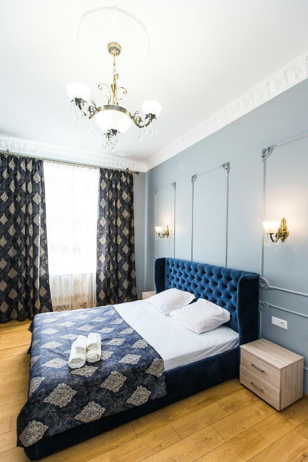 Дизайнерська Віп Квартира По Вулиці Куліша 14 Lviv Kültér fotó
