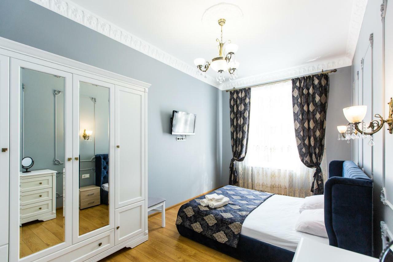 Дизайнерська Віп Квартира По Вулиці Куліша 14 Lviv Kültér fotó